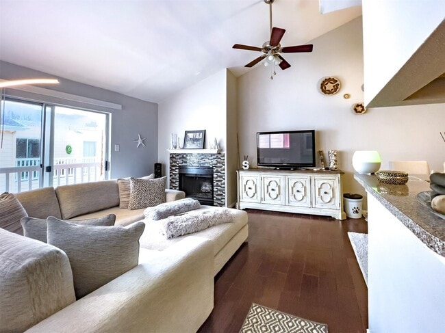 Building Photo - 3506 Cove View Blvd