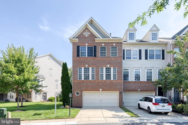 Building Photo - 2459 Cheyenne Dr