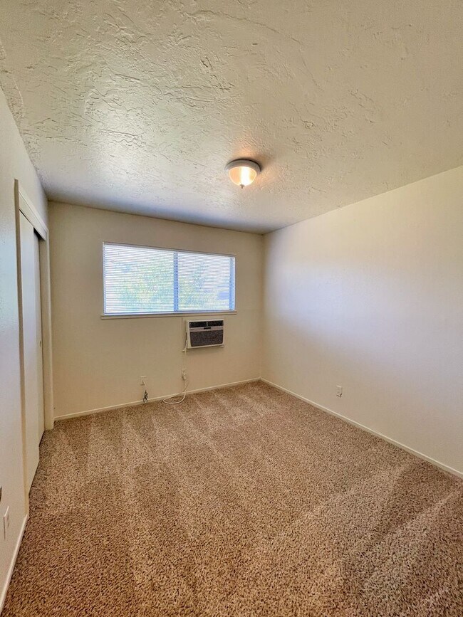 Building Photo - Coming Soon ** Great 2 bd/1ba Home in Strawberry Manor