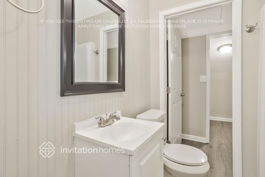 Building Photo - 1816 Waldrep Cir SE