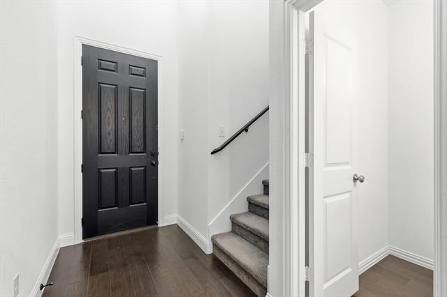 Building Photo - 982 Mikaela Dr