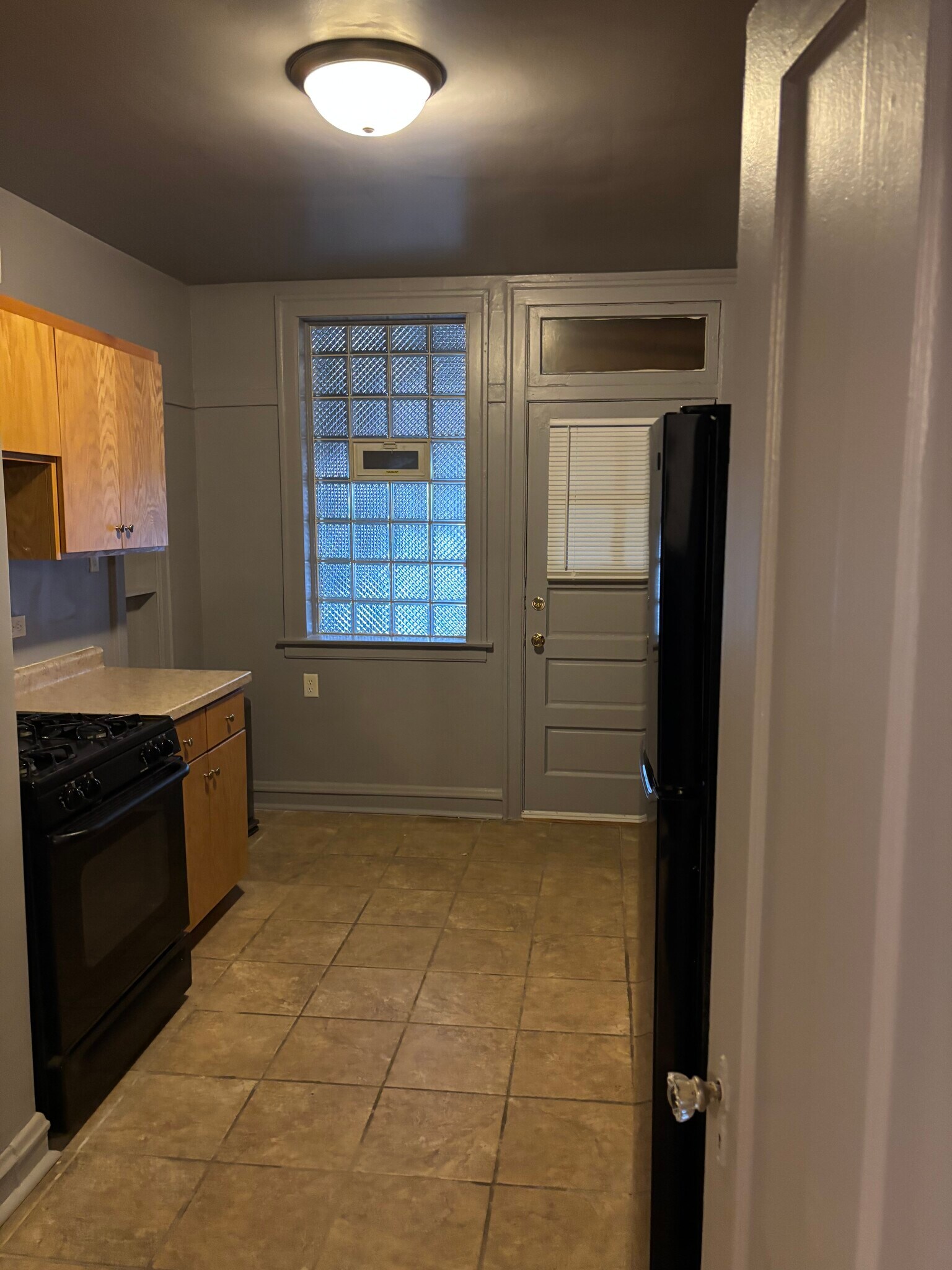 Kitchen - 2014 E 77th St
