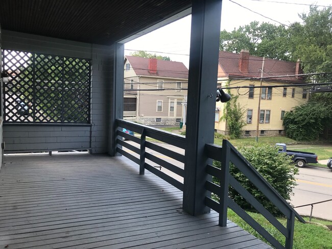 Building Photo - 5 Bedroom/3 Bathroom, mins. from UC $750/p...