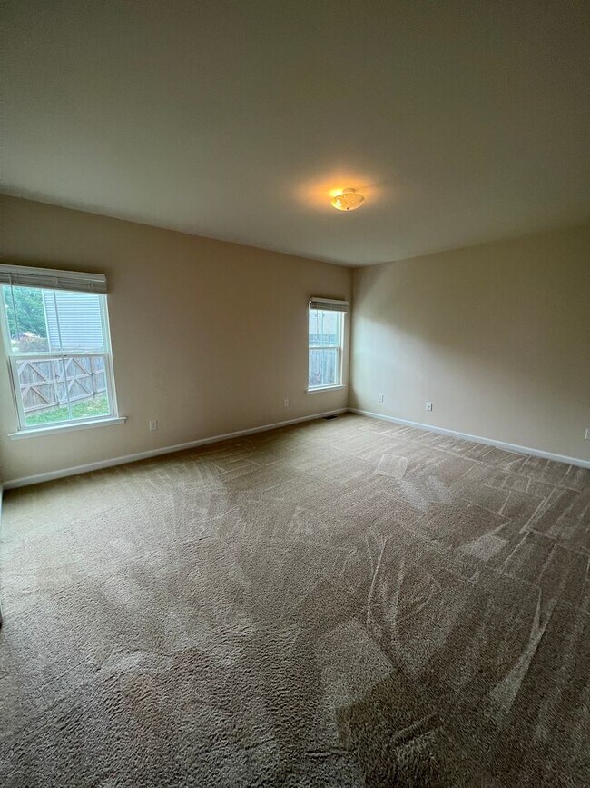 Building Photo - 965 Eagle Pl