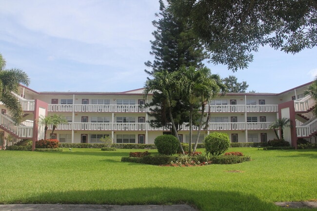 Building Photo - 454 Fanshaw K