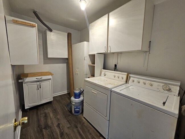 Building Photo - 3339 Lakecrest Rd