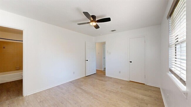 Building Photo - 4000 Tiffany Trail