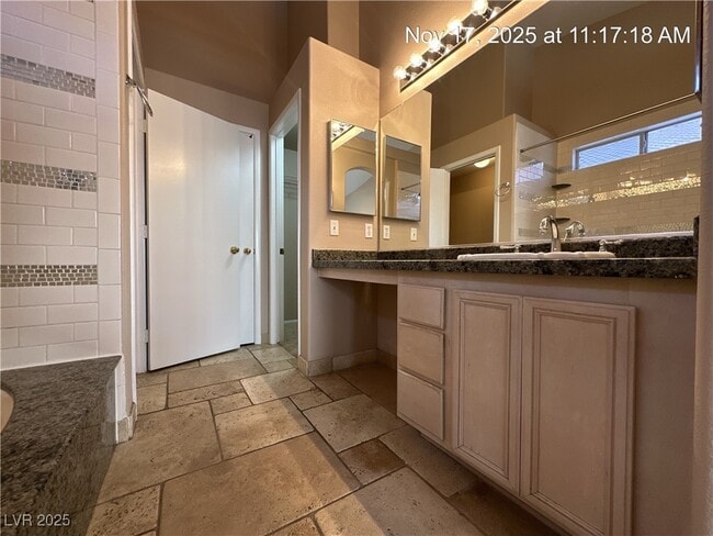 Building Photo - 5320 Corbett St