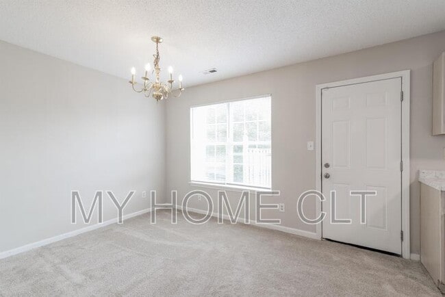 Building Photo - 12025 Brownestone View Dr