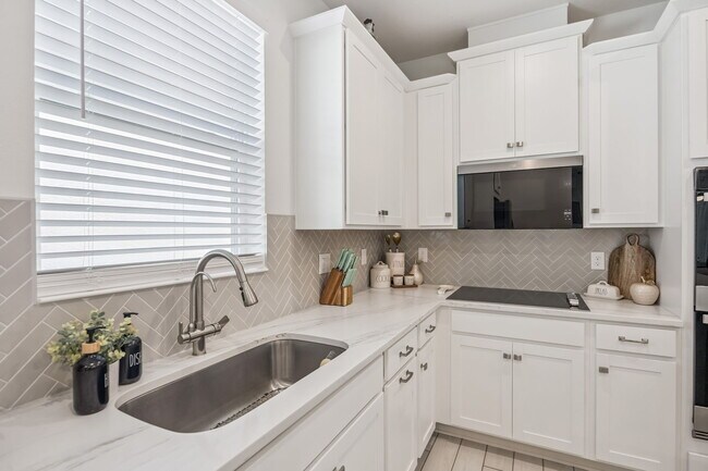 Building Photo - 3524 Banana Shrub Blvd