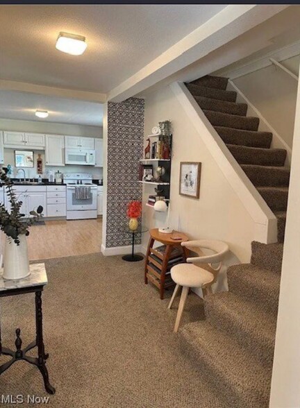 Building Photo - 421 Williams St