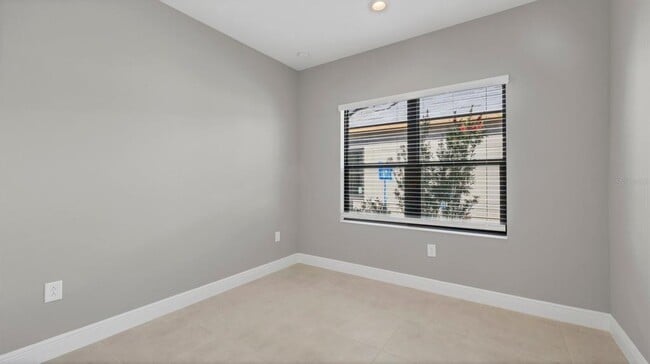 Building Photo - 690 Allora Ave