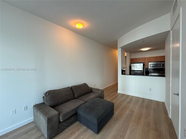 Building Photo - 2200 NE 4th Ave