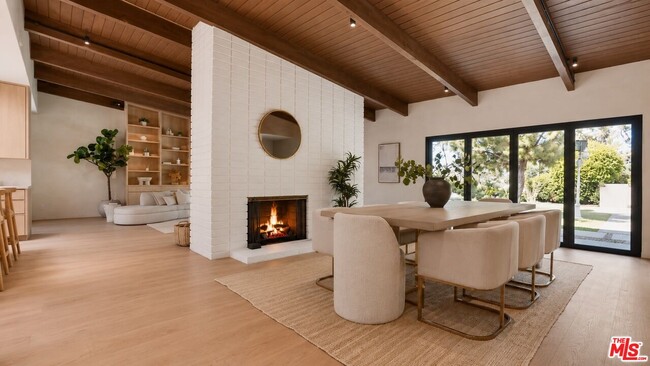 Building Photo - 5576 El Canon Ave