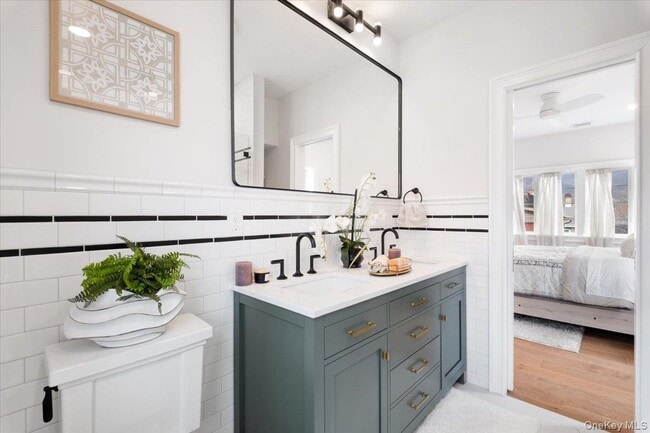 Building Photo - 32 Ackerman St