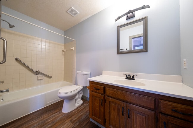 Building Photo - 1705 Slater Ln