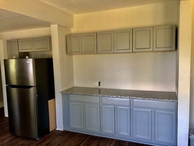 Building Photo - $500 OFF FIRST MONTH'S RENT-COMPLETE REMODEL-NORTH SHREVEPORT-BLANCHARD AREA