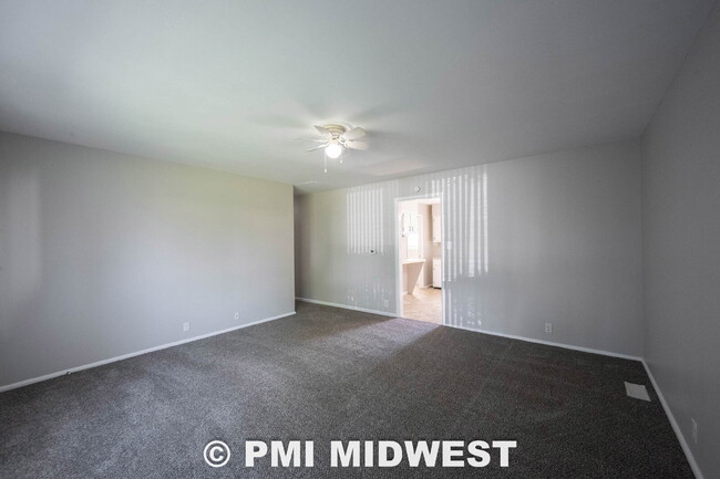 Building Photo - "Charming 3-Bedroom Home with 1451 Sq Ft of Comfort in Indianapolis!"