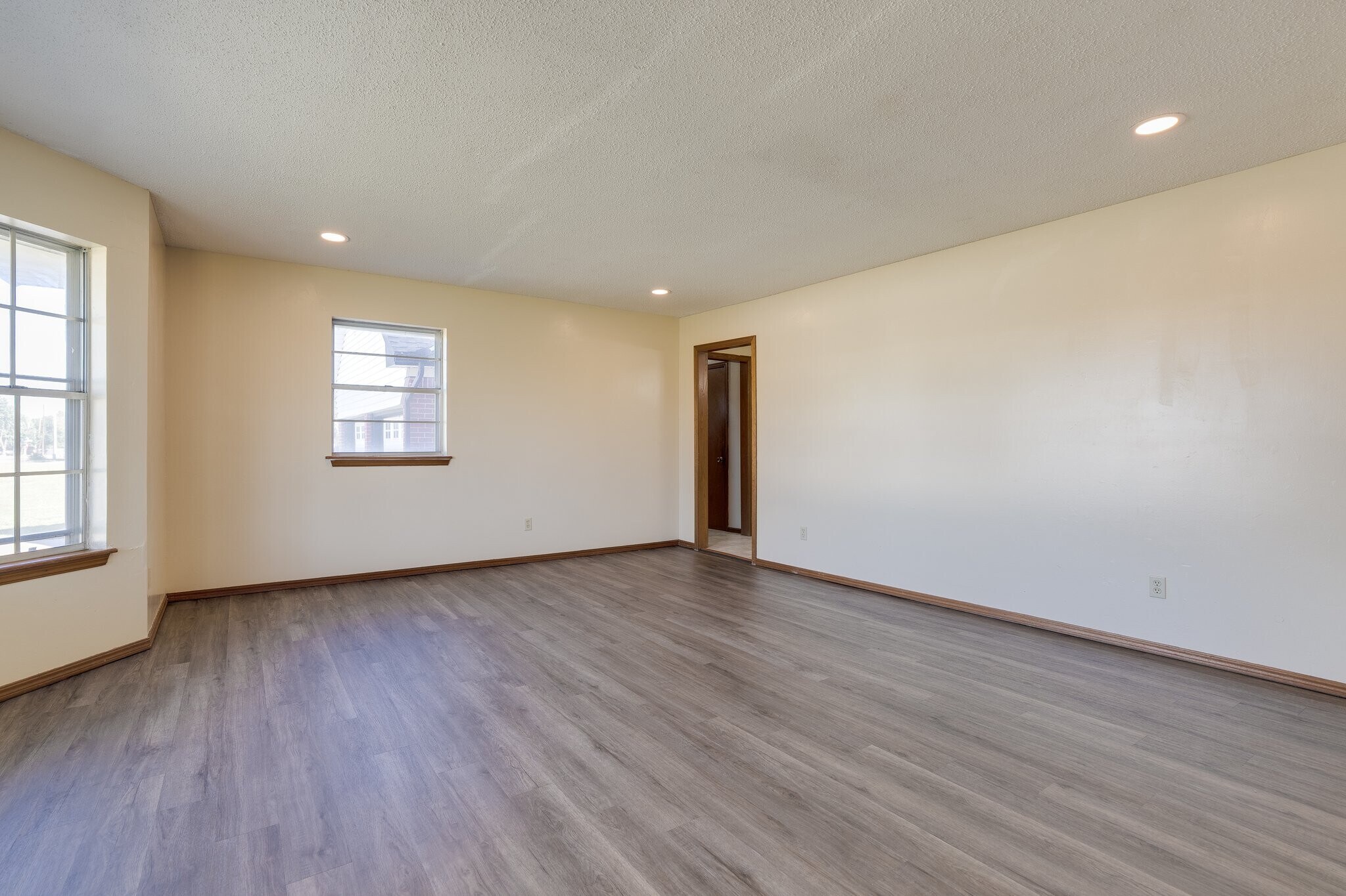 Building Photo - 2912 N Santa Fe Ave