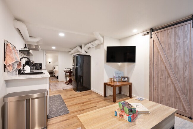 Building Photo - 1221 N A St