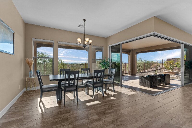 Building Photo - 3925 Gold Ridge Rd