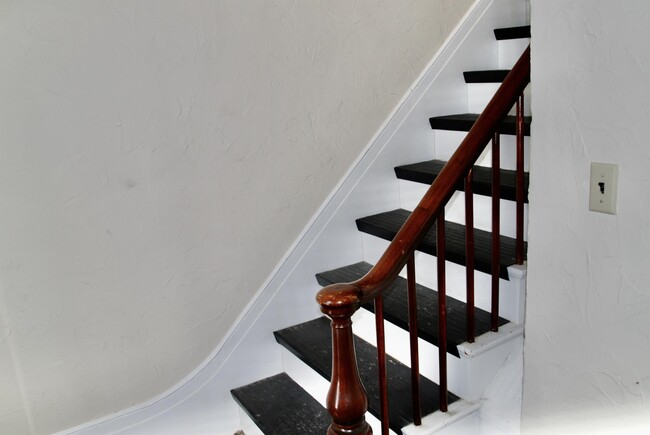 Building Photo - 17 Hanover St