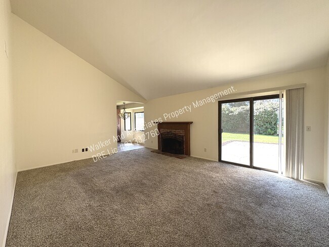 Building Photo - 840 Blue Ridge Dr