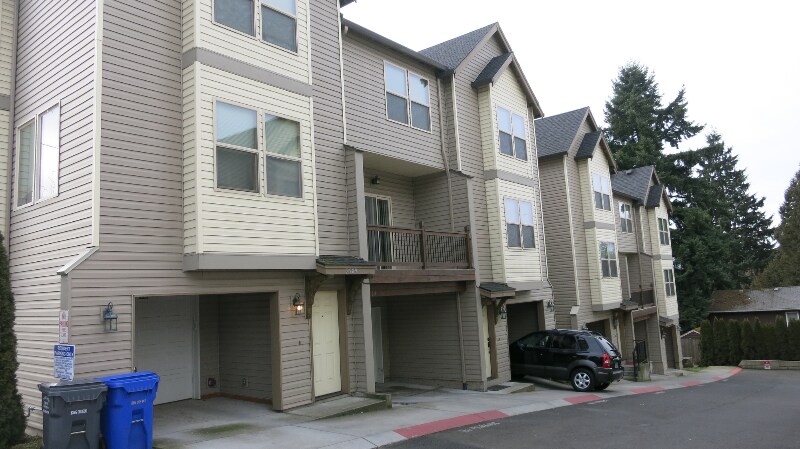Building Photo - 2979 SE 92nd Ave