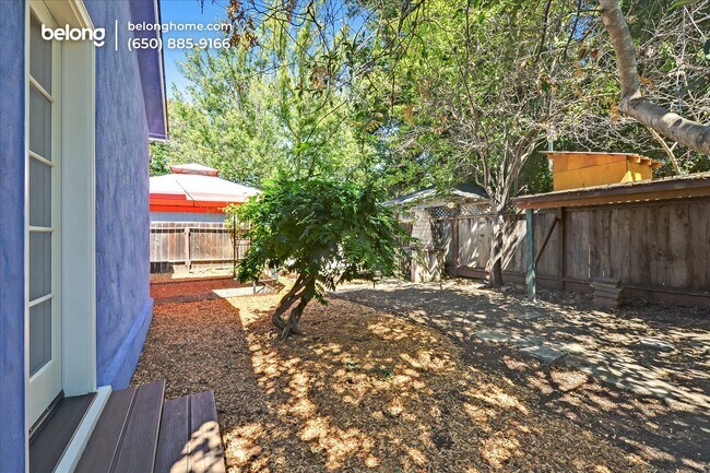 Building Photo - 420 9th Ave