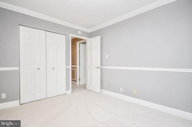 Building Photo - 1401 N Rhodes St