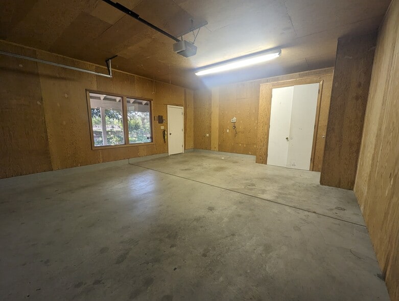 Building Photo - 4153 Bolsa Rd