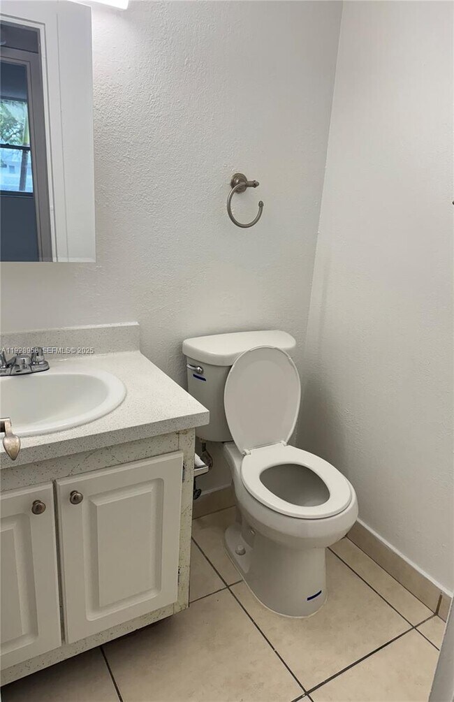 Building Photo - 1805 Sans Souci Blvd