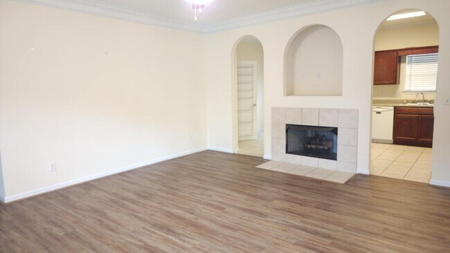 Building Photo - 299 High Ridge Dr