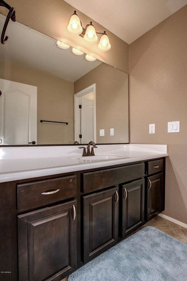 Building Photo - Beautiful 4BR Gated Home in Lehi Crossing ...