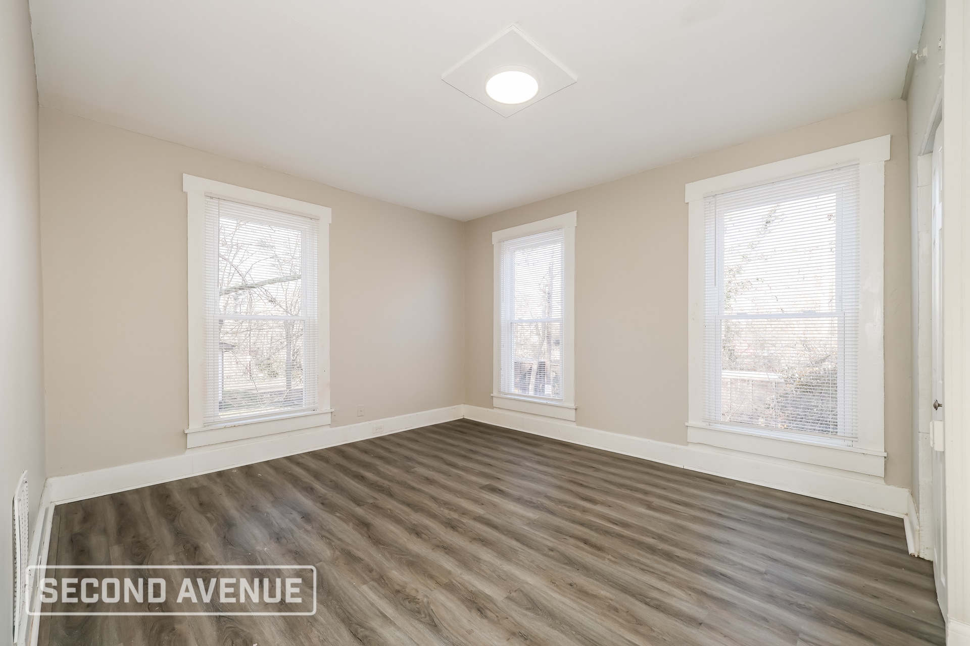 Building Photo - 4833 Greenwood Terrace