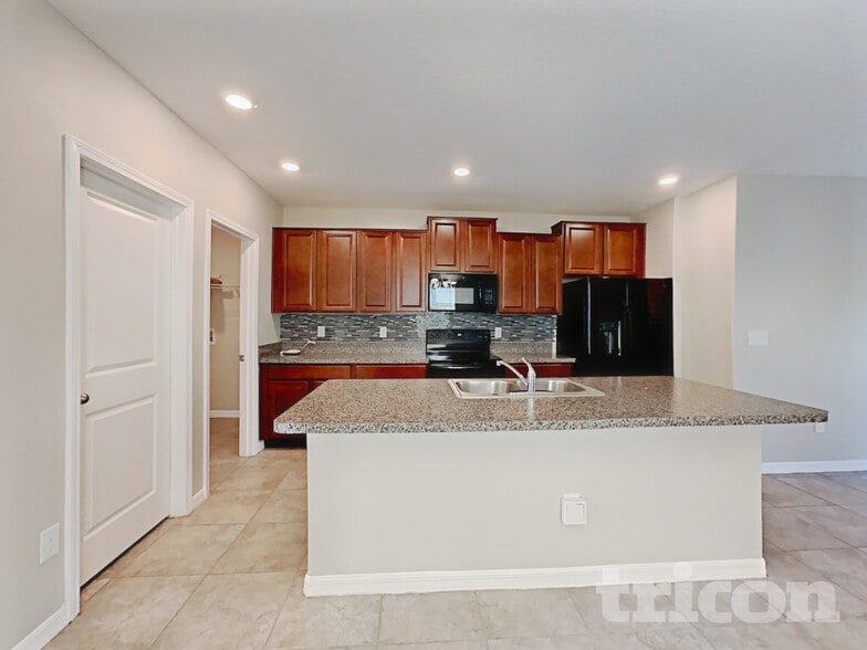 Building Photo - 15422 Broad Brush Dr