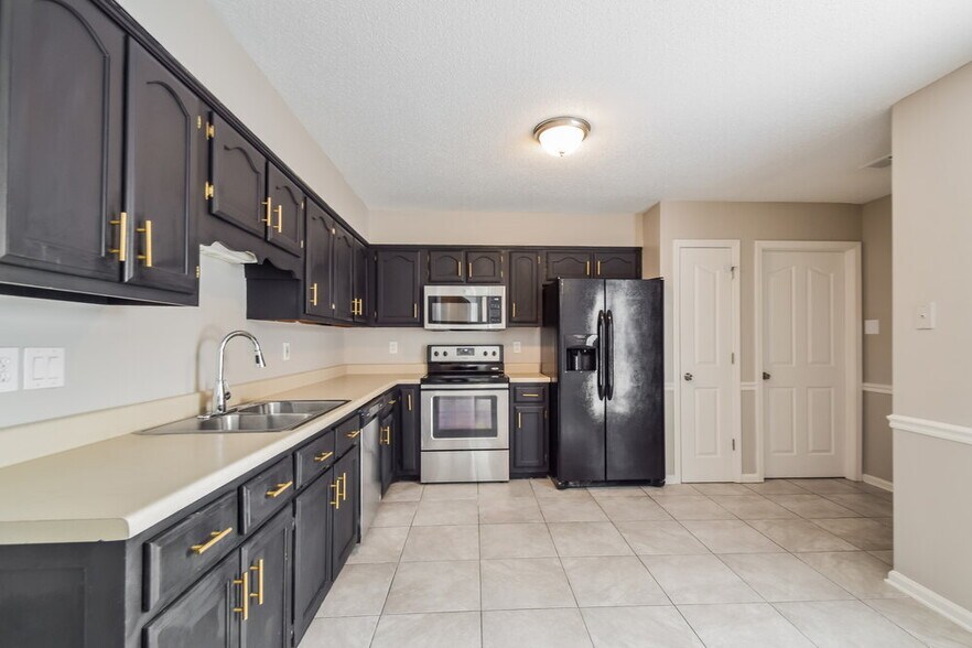 Building Photo - 9922 Lacee Ln