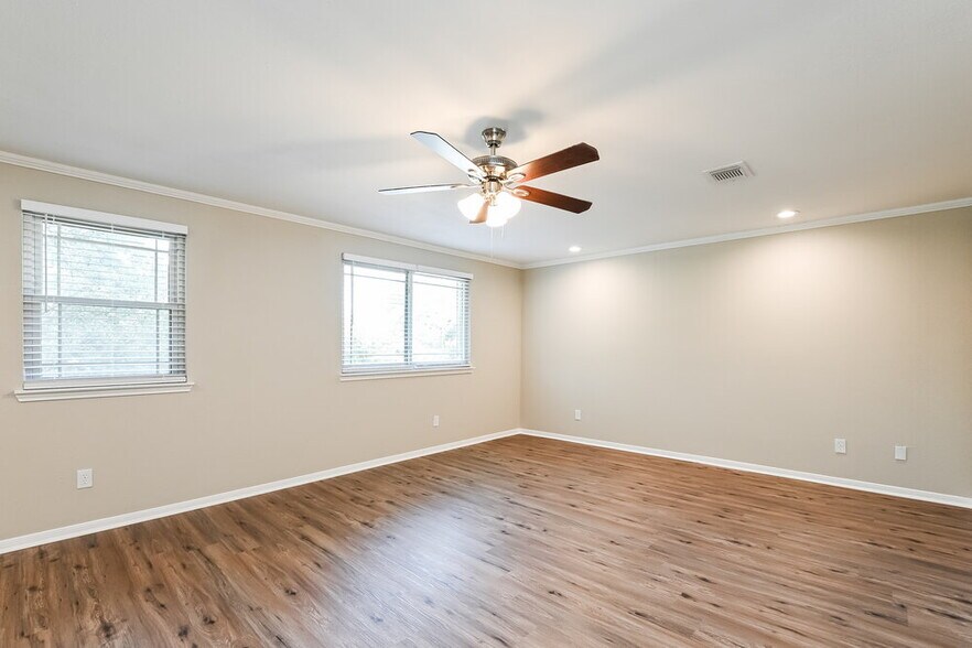 Building Photo - 2511 Owens Cross Dr