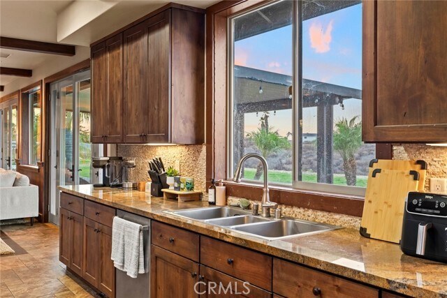 Building Photo - 34670 Santa Rita Rd