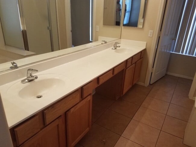 Building Photo - 16594 N 162nd Dr