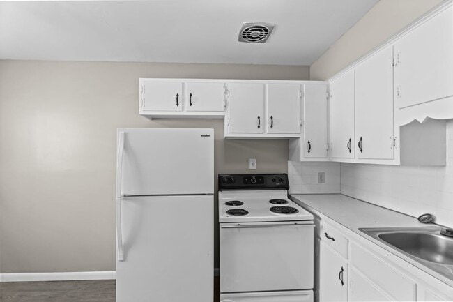 Building Photo - 1549 Oakland Park Ave