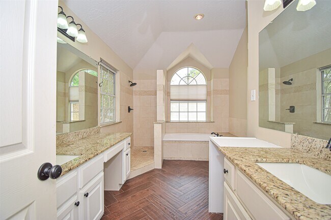 Building Photo - 12919 Bristol Berry Dr