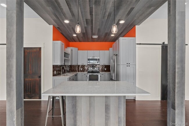 Building Photo - 600 Cantitoe St