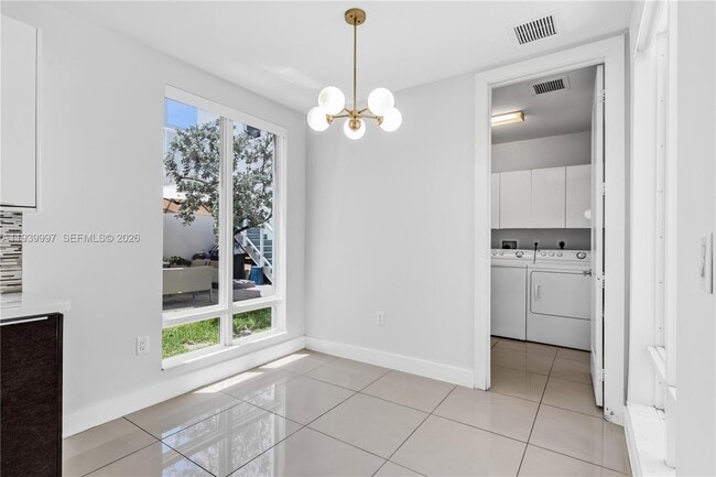 Building Photo - 6410 NW 105th Pl