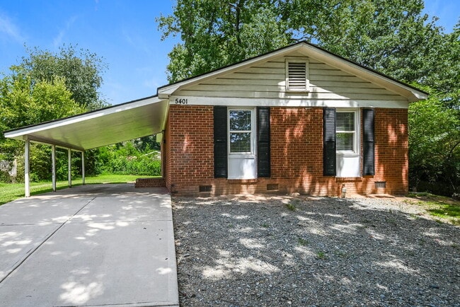 Building Photo - 5401 Snow White Ln