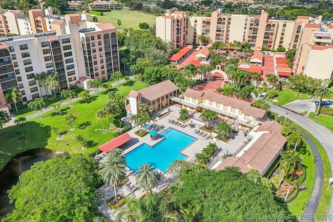 Building Photo - 7153 Promenade Dr