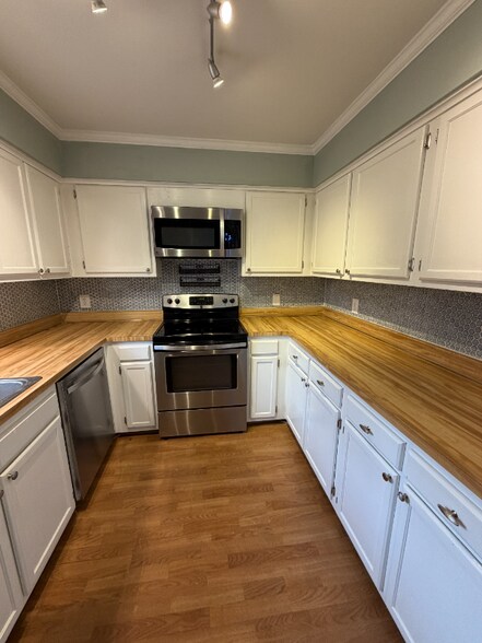 Building Photo - 114 Wythe Cir