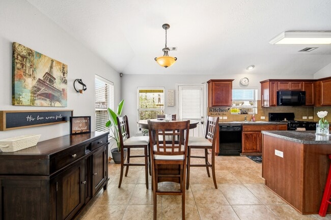 Building Photo - 3414 Oaklawn Pl Dr