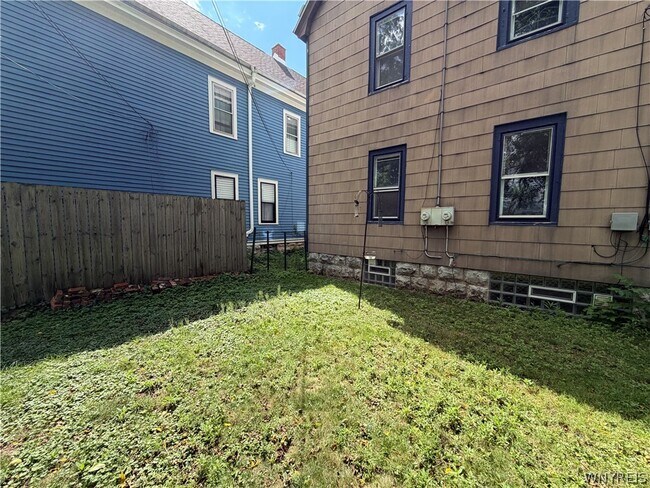 Building Photo - 455 Crescent Ave