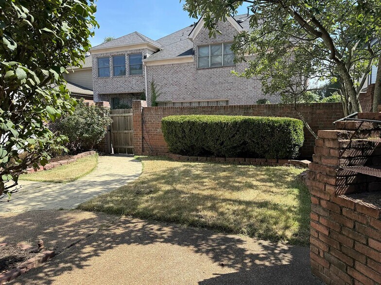 Building Photo - 83 Asphodel Dr